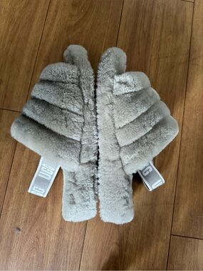 UGG Women’s Fuzz Yeah Fur Slide Slippers Gray Size 9 Cozy Comfort